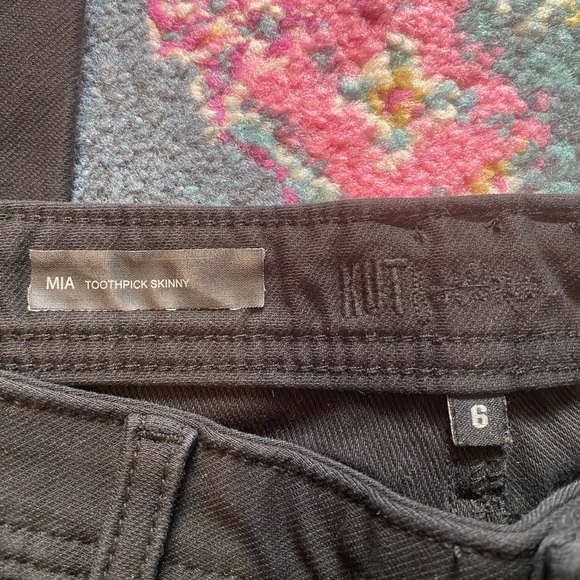 Kut from the Kloth black denim jeans. Size 6 - Picture 4 of 9
